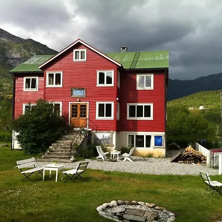 Nigardsbreen Lodge *