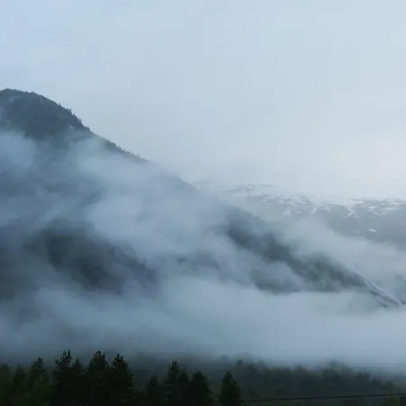 Nigardsbreen Lodge *